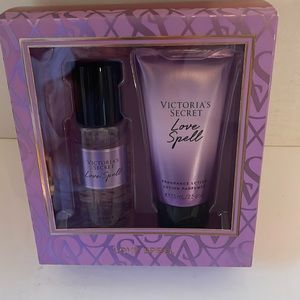 NWT Victoria’s Secret Love Spell Gift Set
